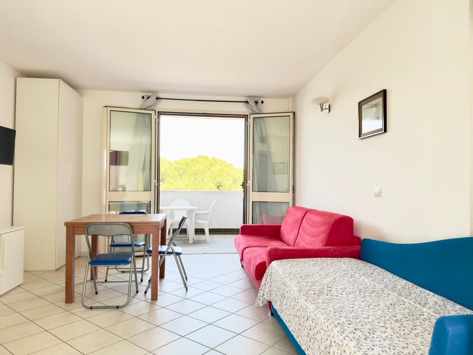 Living room, Dining area, Bedroom