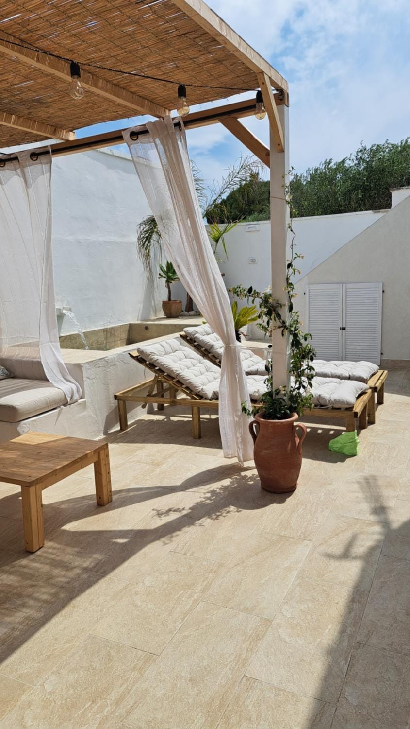 Property building, Balcony/Terrace, Swimming pool