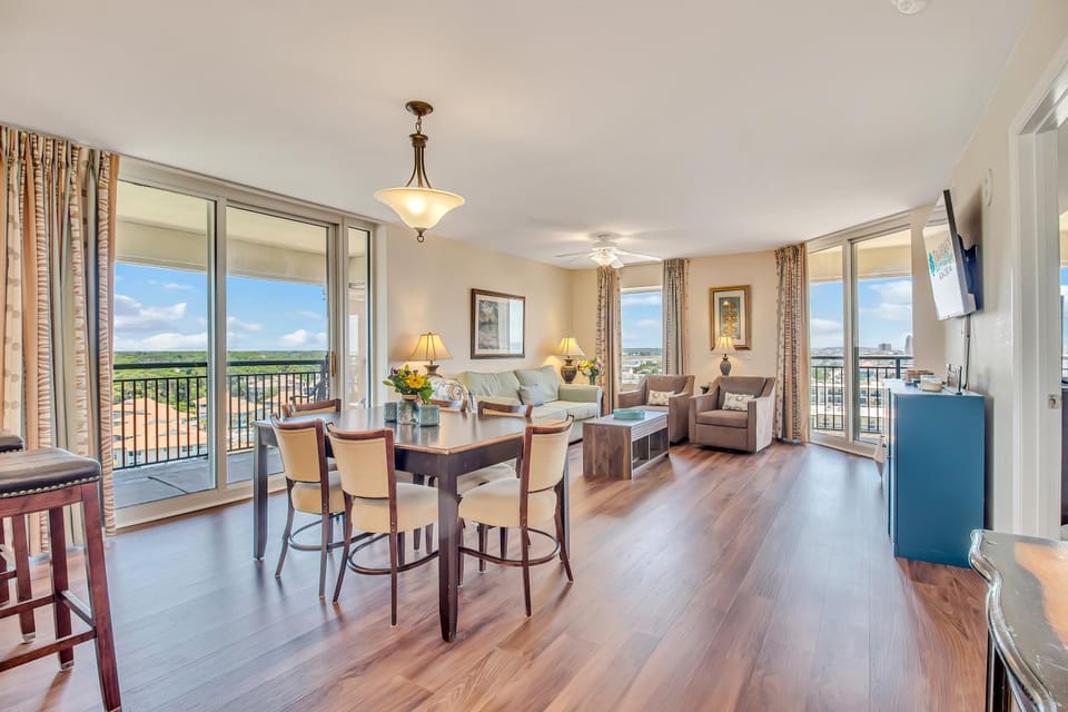 1121 - Type D Lake & Ocean View Corner Apartment in North Myrtle Beach