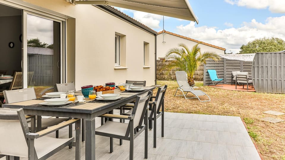 Balcony/Terrace, Dining area, Garden view