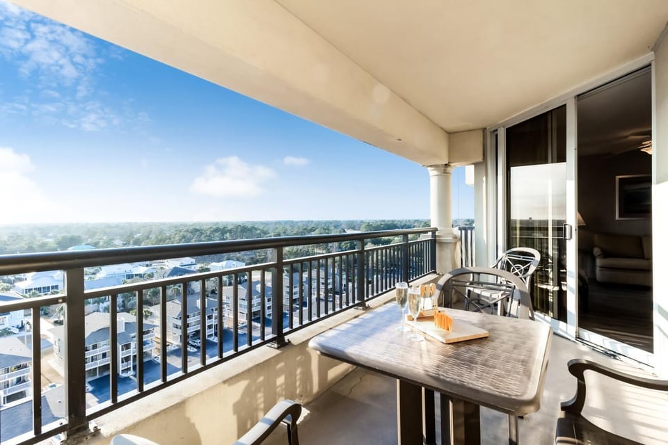 1412 - Type C Angled Oceanview Apartment in North Myrtle Beach
