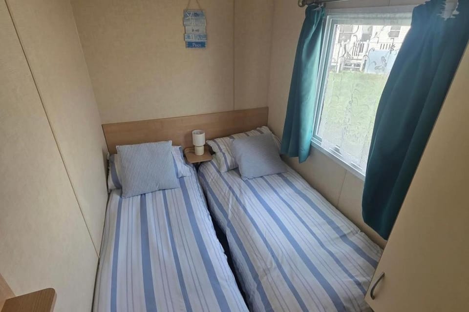 3-Bed Caravan - Sleeps 8 - Free Parking - Balcony House in Ingoldmells