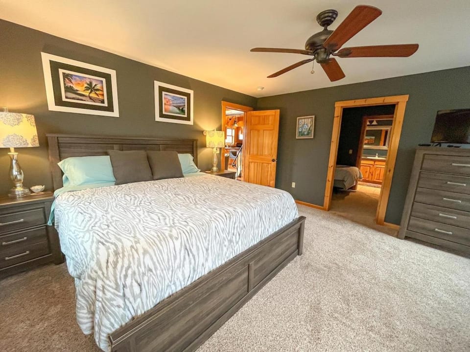 Beautiful North Fayston Home W Hot Tub & Views House in Fayston