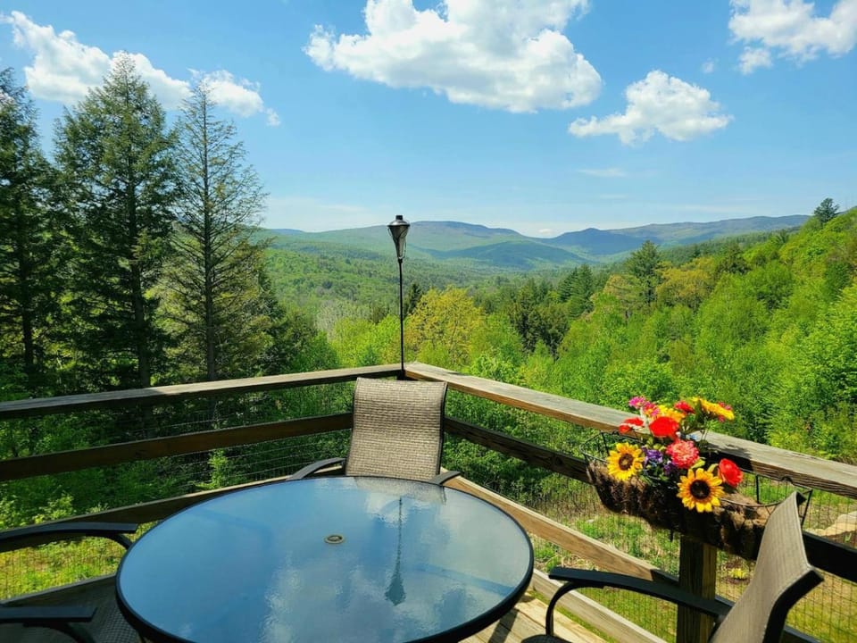 Beautiful North Fayston Home W Hot Tub & Views House in Fayston