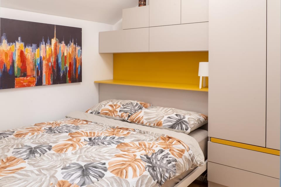 Bedroom, wardrobe
