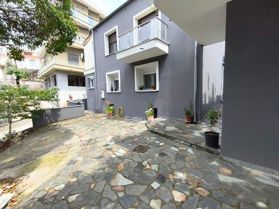 Property building, Day, Neighbourhood, Street view