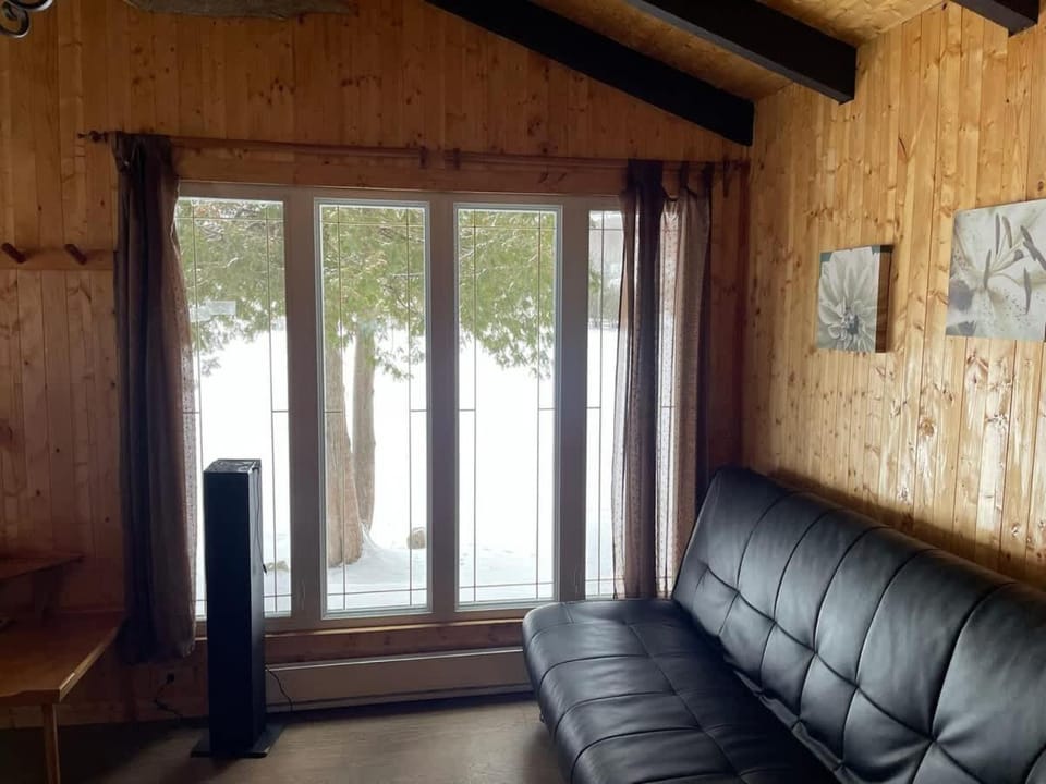 202 rang du Lac Lejeune - Chalet au bord du Lac Chalet in Quebec