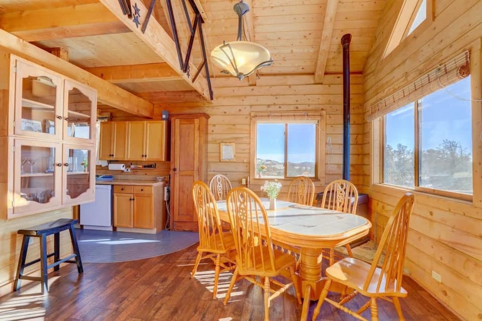Secluded Mtn Escape- Rec Room & 35 Acres House in Park County
