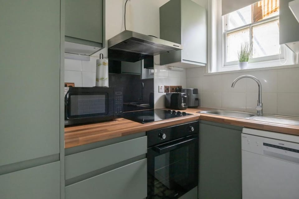 Stylish 2 Bed Apartment Near the Beach Apartment in Worthing