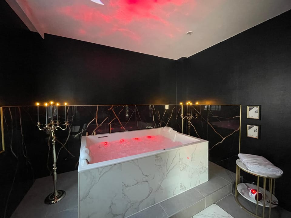 Hot Tub, Bathroom, Bath