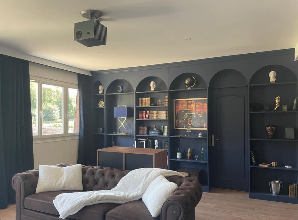Library, Living room