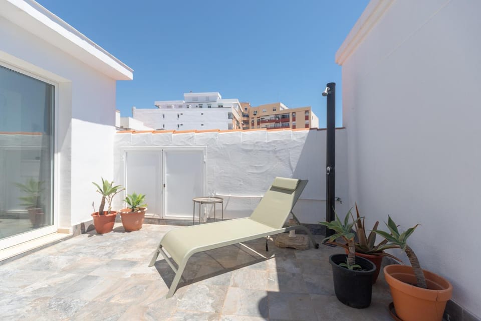 Balcony/Terrace, sunbed