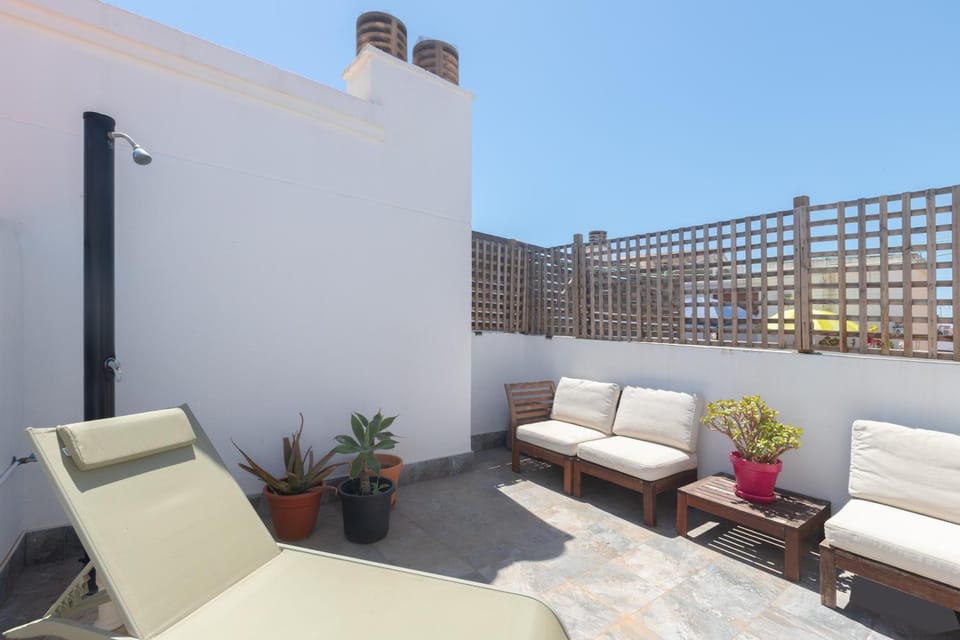 Balcony/Terrace, sunbed