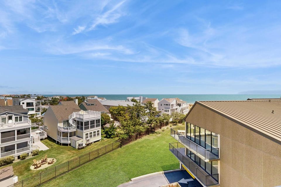 Sea Colony 4th floor condo with pools tennis House in Sussex County