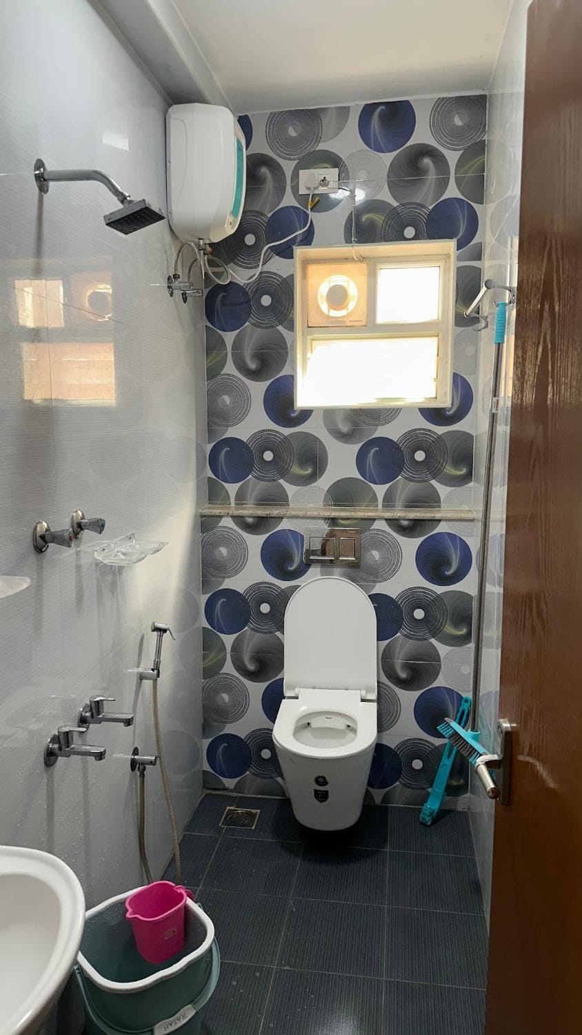 8 Beds 3BHK Perungudi WTC Apollo DLF Kitchn Wi-Fi Apartment in Chennai