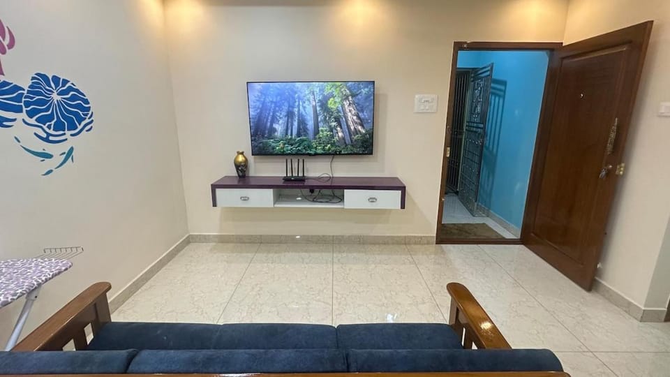 8 Beds 3BHK Perungudi WTC Apollo DLF Kitchn Wi-Fi Apartment in Chennai