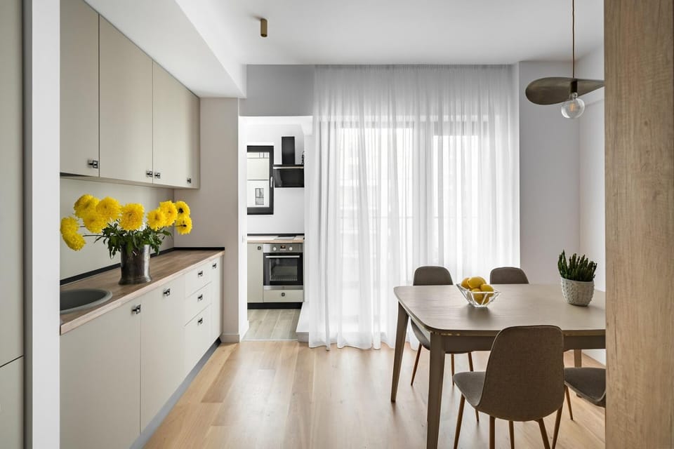 Property building, Balcony/Terrace, Kitchen or kitchenette, dishwasher, oven, stove