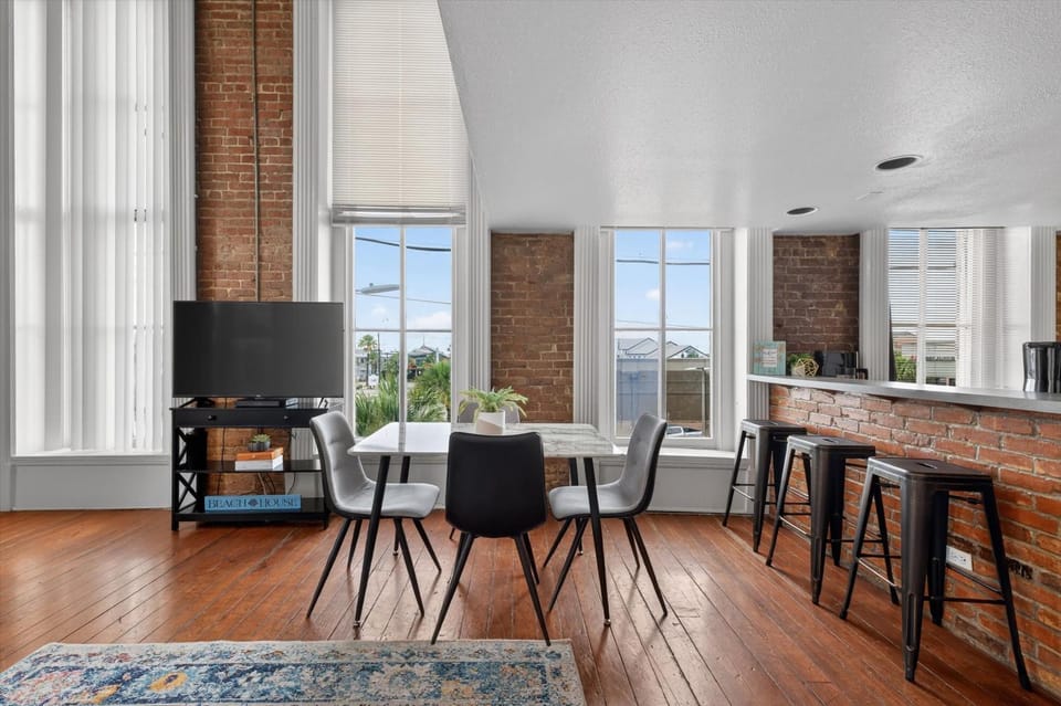 The Blue Pelican Loft 209 Apartment in Texas City