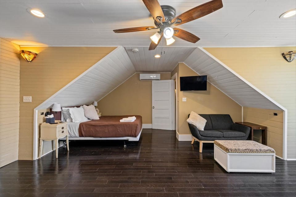 Sells House House in Galveston Island