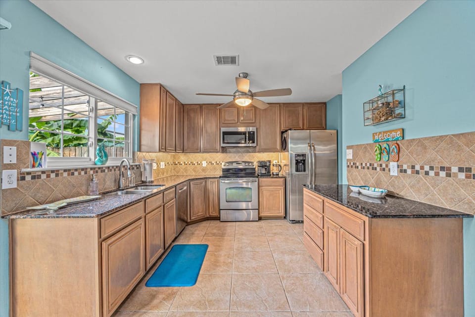 Mermaids Oasis House in Galveston Island