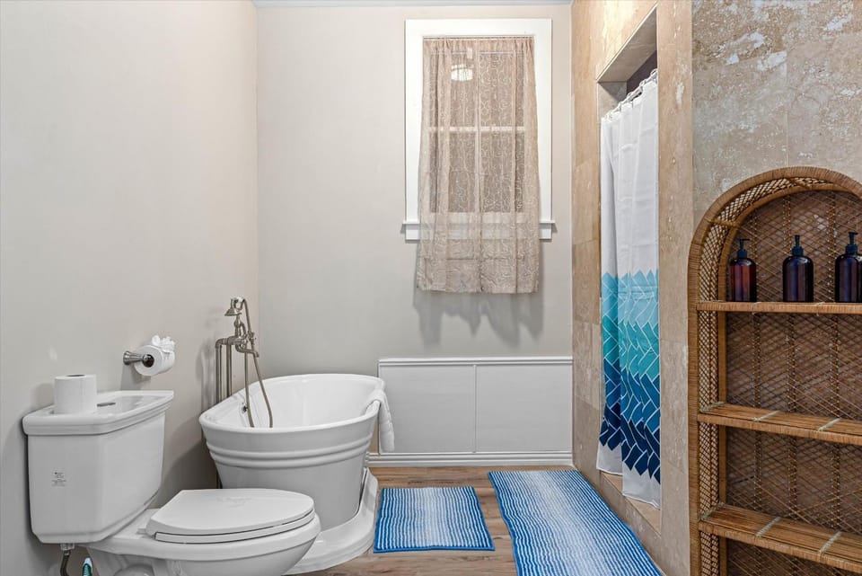 Shower, Bathroom, Bath, hair dryier, air conditioner
