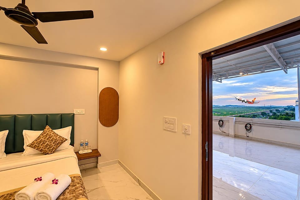 Bed, Seating area, Bedroom