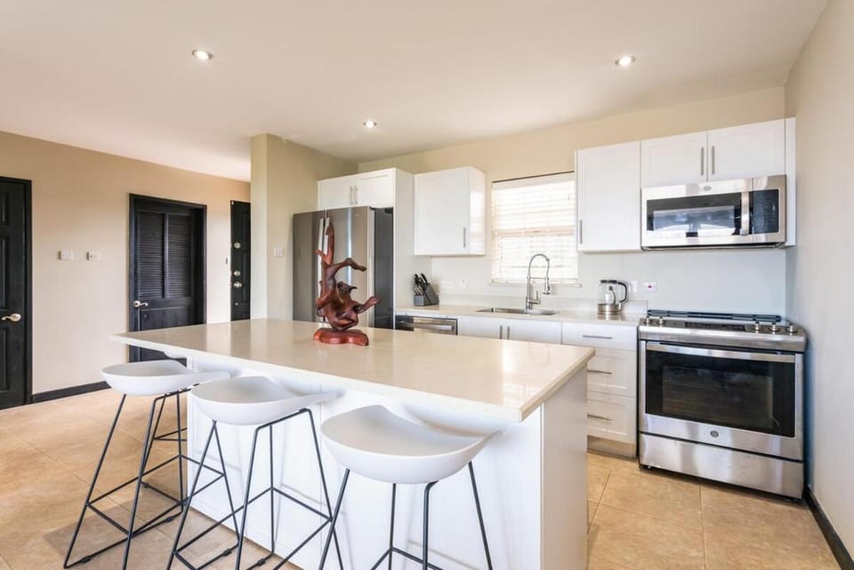 Browne's 3C - 2-bedroom Condo in Hastings Barbados Apartment in Bridgetown