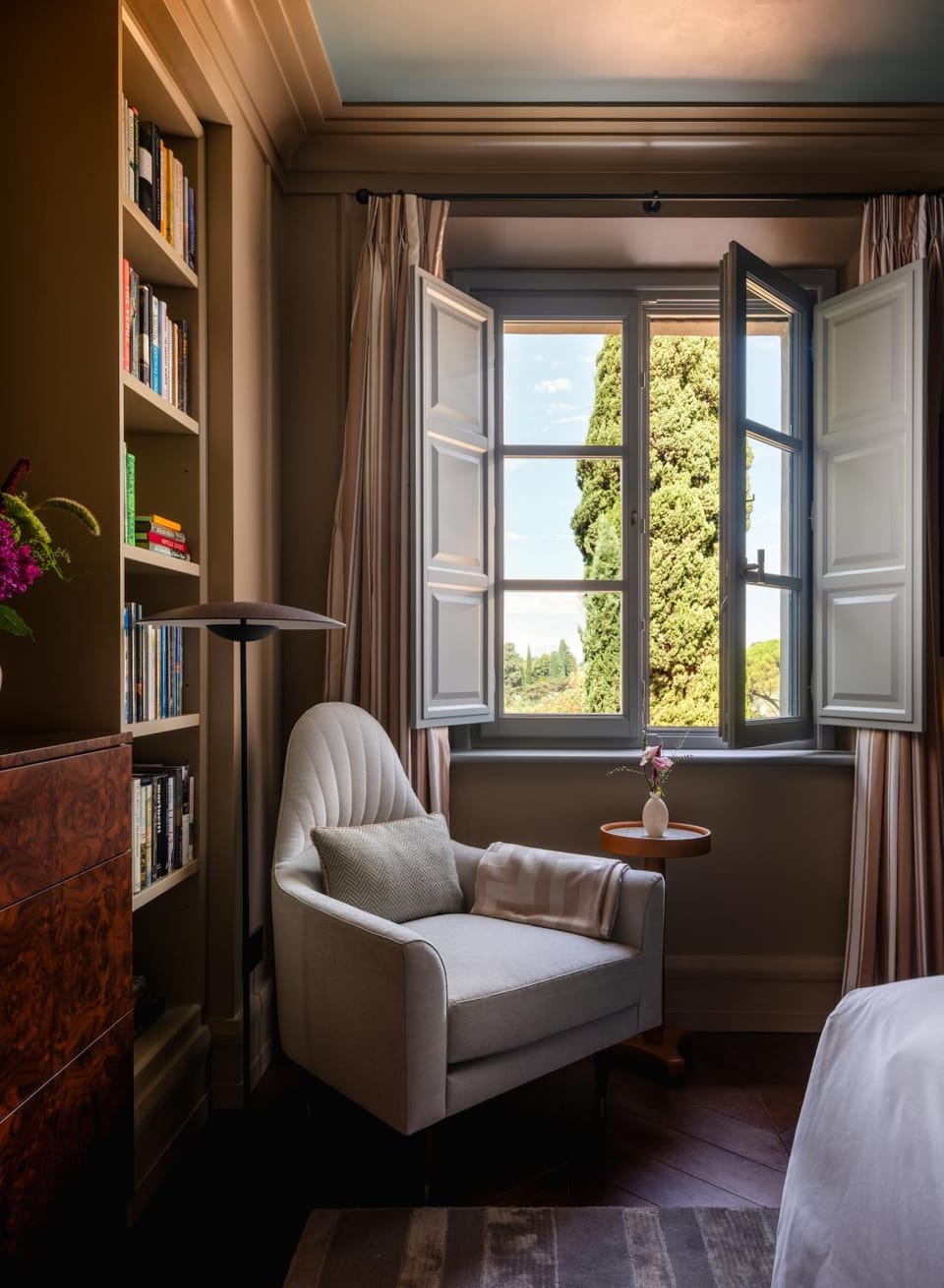 Seating area, Bedroom
