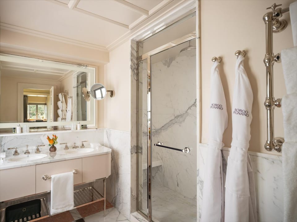 Shower, Bathroom, towels