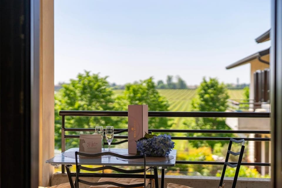 Spring, Day, Natural landscape, Balcony/Terrace, Garden view