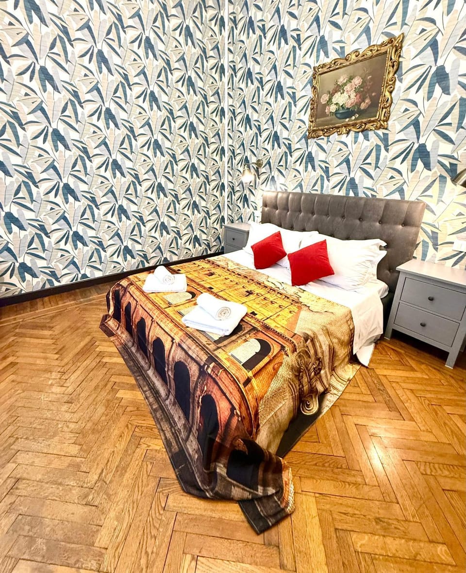 Bed, Living room, Bedroom, towels