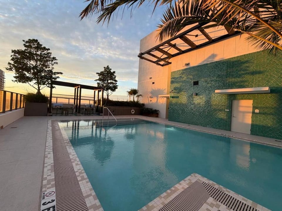New Modern 1BR Pool-Sauna, Gym, Co-W 1111 Apartment in Miami
