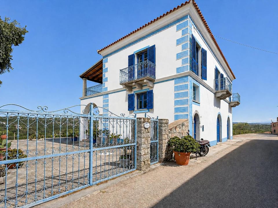 Property building, View (from property/room)