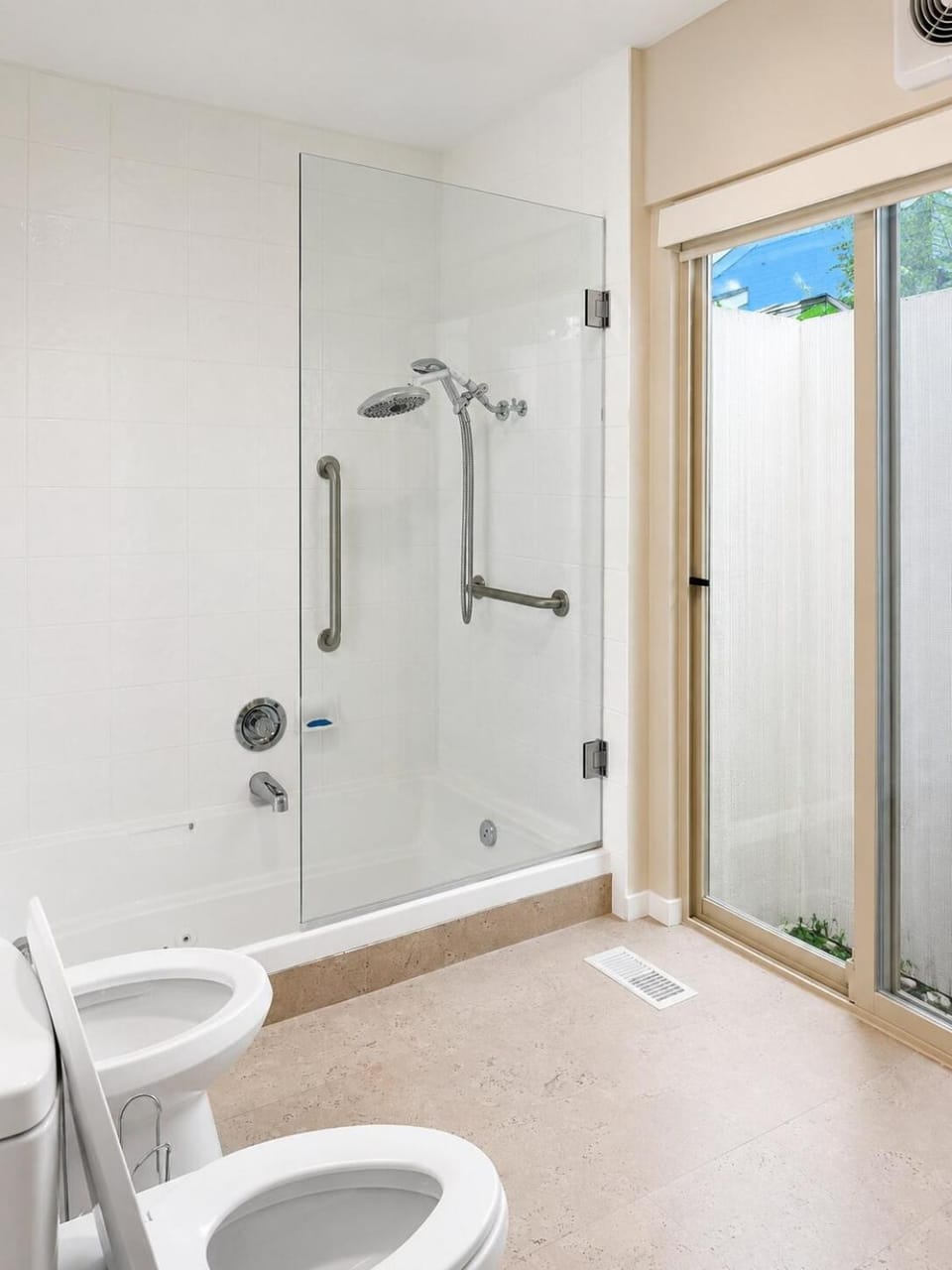 Cozy Private 1BR Suite in Quiet Richmond Home Bed and Breakfast in Richmond