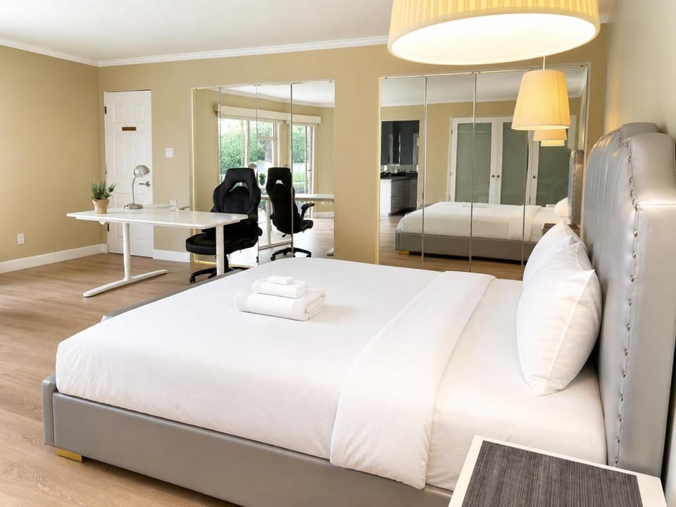Cozy Private 1BR Suite in Quiet Richmond Home Bed and Breakfast in Richmond