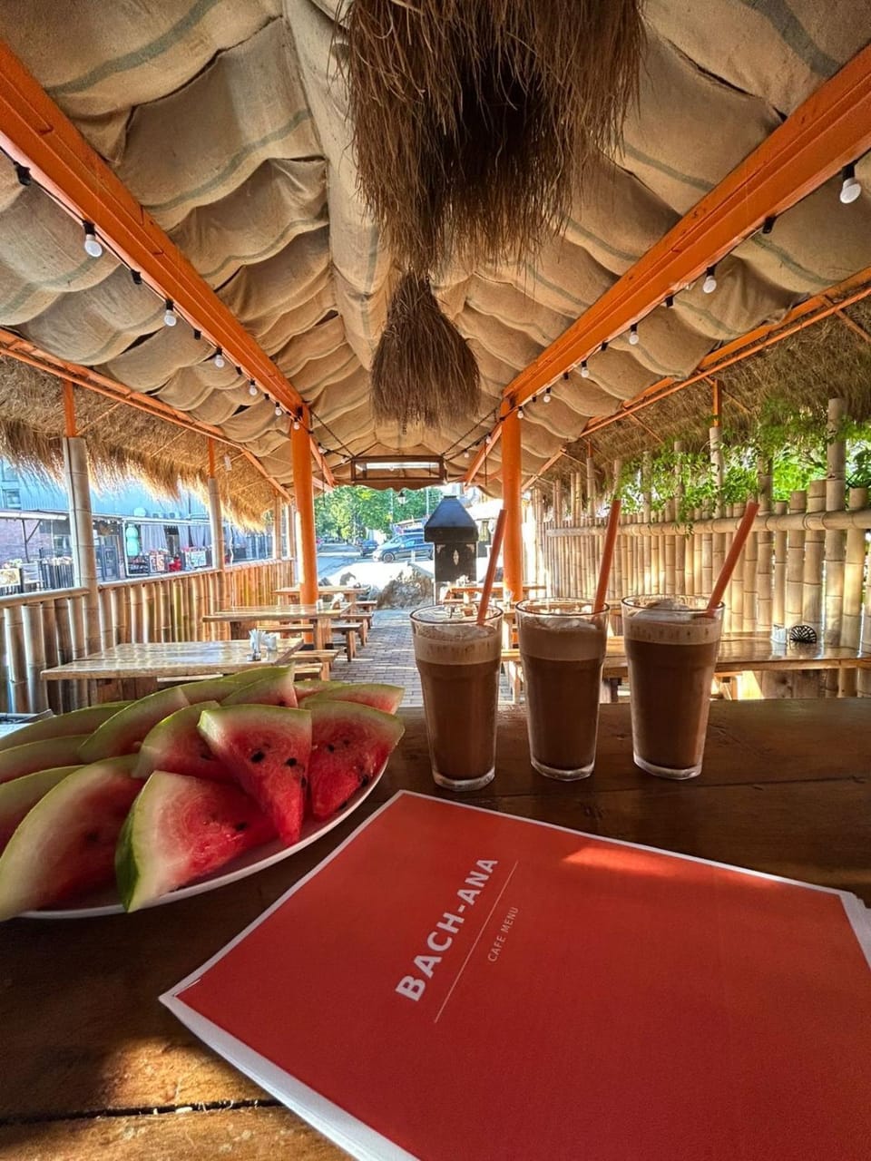 Restaurant/places to eat, Day, Food and drinks, Banquet/Function facilities, Food
