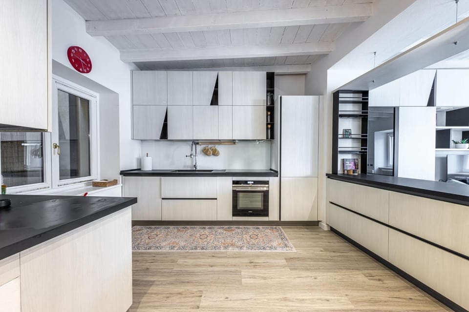 Kitchen or kitchenette, oven, stove