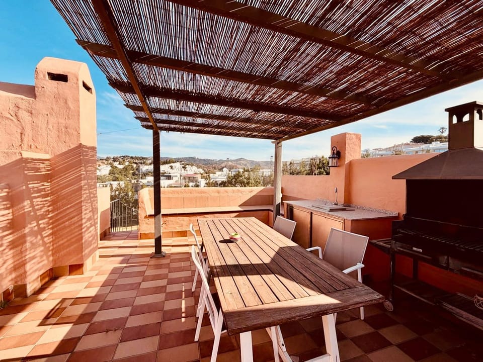 BBQ facilities, View (from property/room), Balcony/Terrace