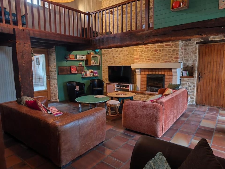 Grande maison en campagne avec piscine chauffée et découvrable House in Pays de la Loire