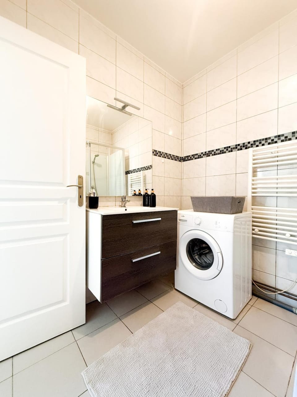 Appartement & Jardin et Barbecue - Airport Garden Apartment in Île-de-France