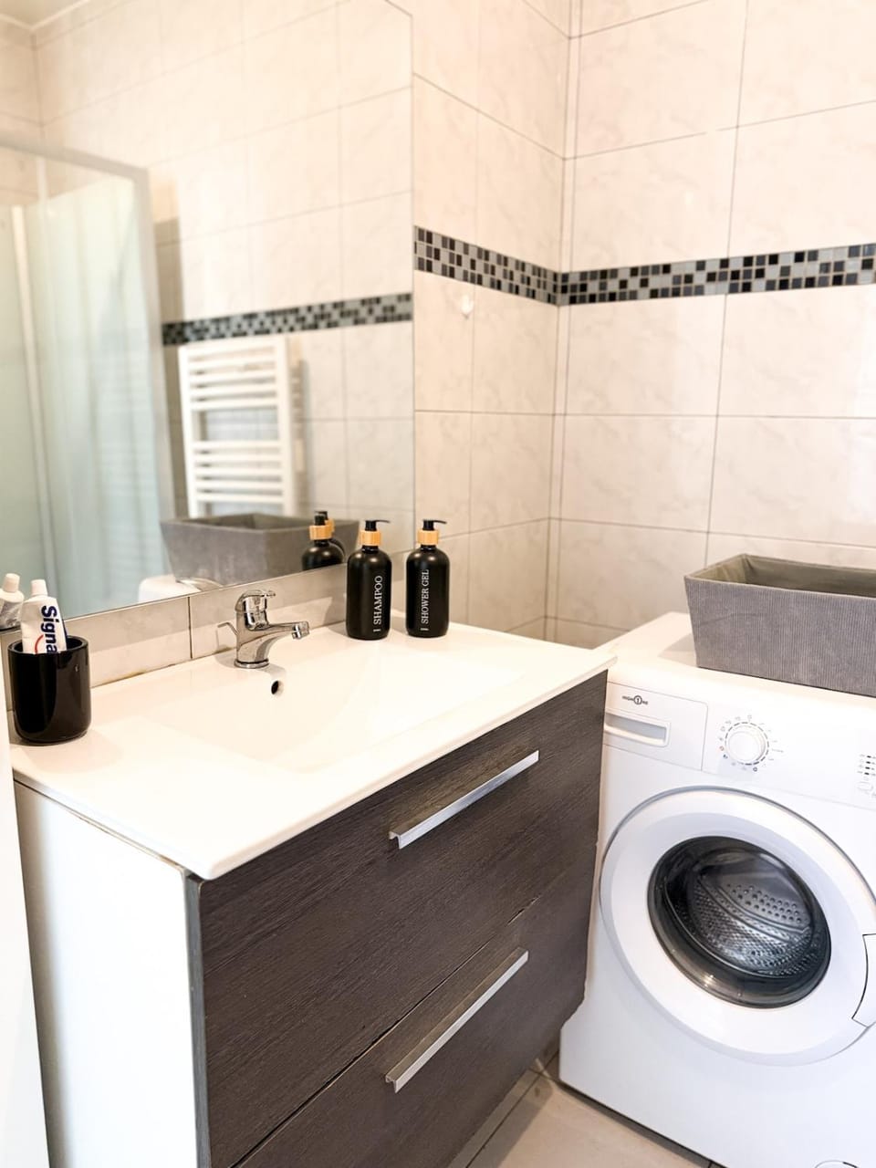 Appartement & Jardin et Barbecue - Airport Garden Apartment in Île-de-France
