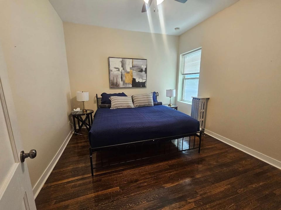 2 Bedroom Unit in Uptown Chicago Apartment in Chicago