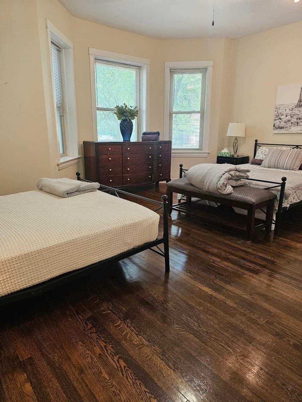 2 Bedroom Unit in Uptown Chicago Apartment in Chicago