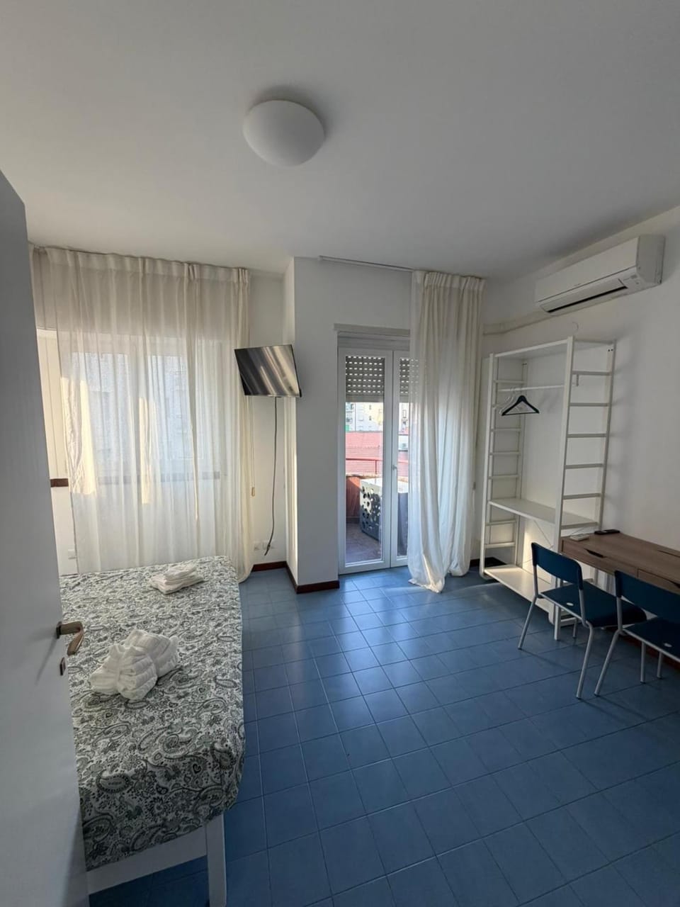 Living room, Bedroom