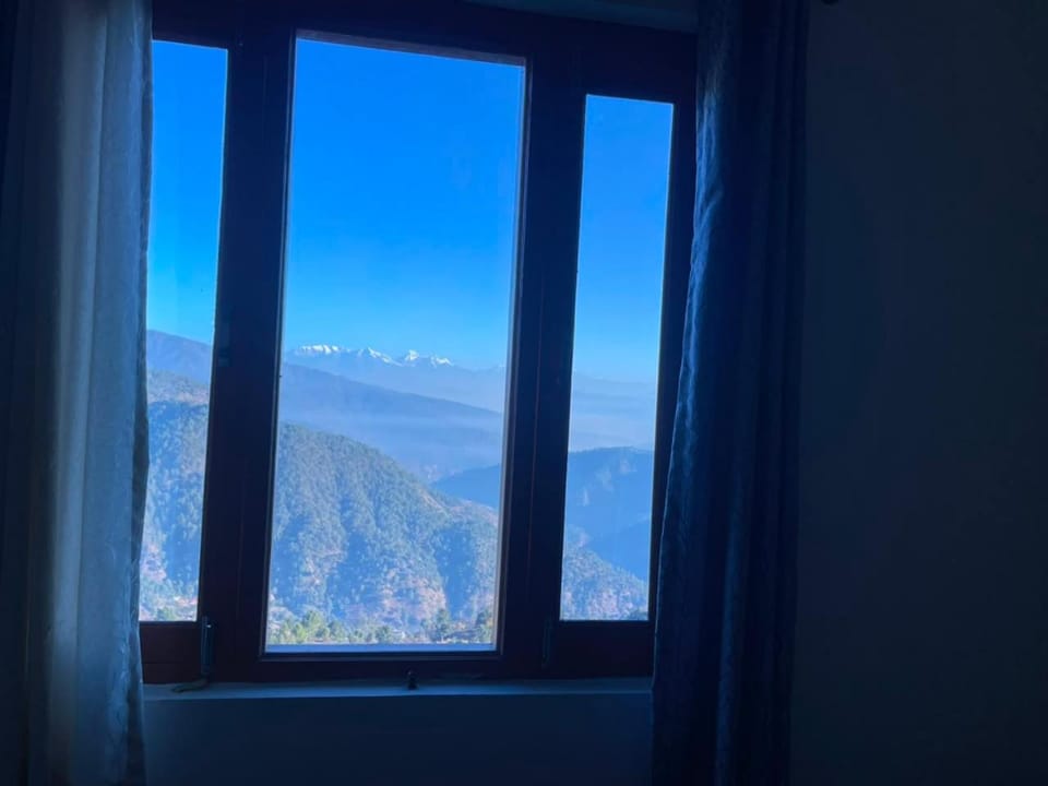 Property building, Day, Natural landscape, Mountain view