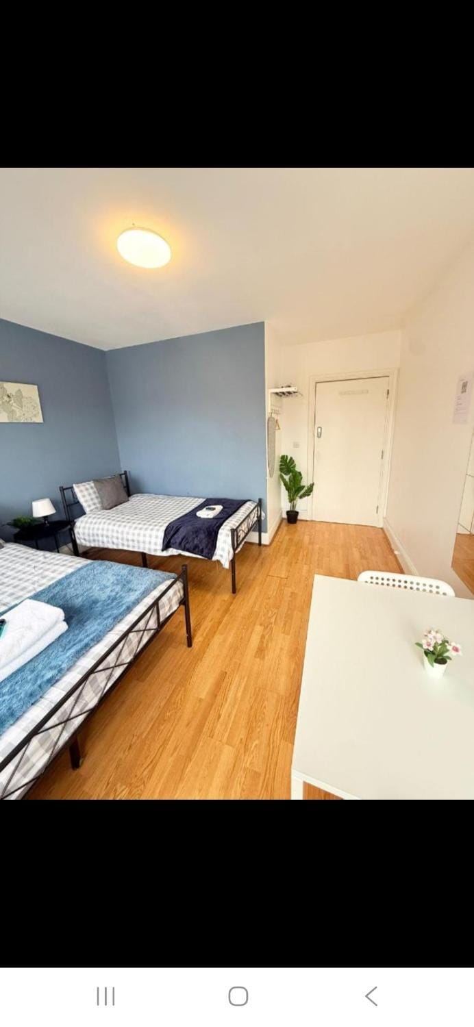Notting Hill Walking Distance Rooms Bed and Breakfast in City of Westminster