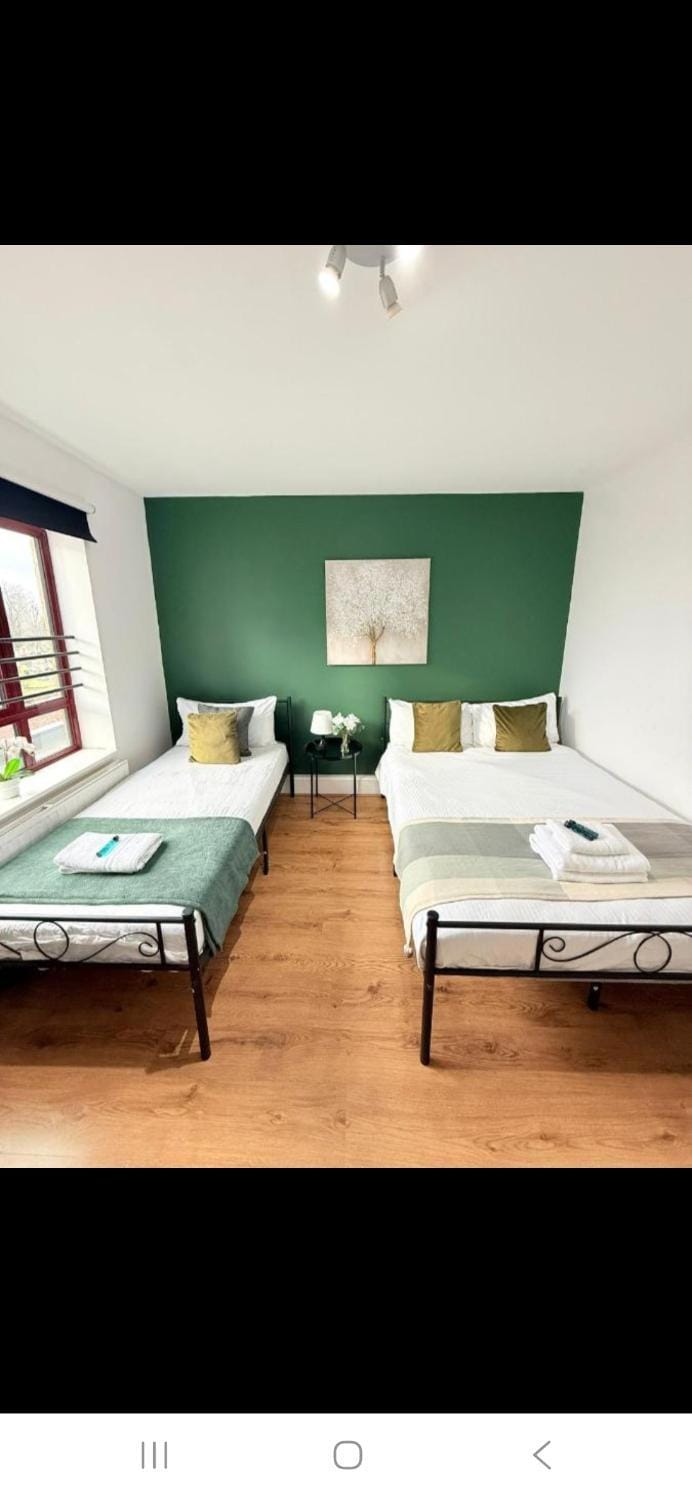 Notting Hill Walking Distance Rooms Bed and Breakfast in City of Westminster