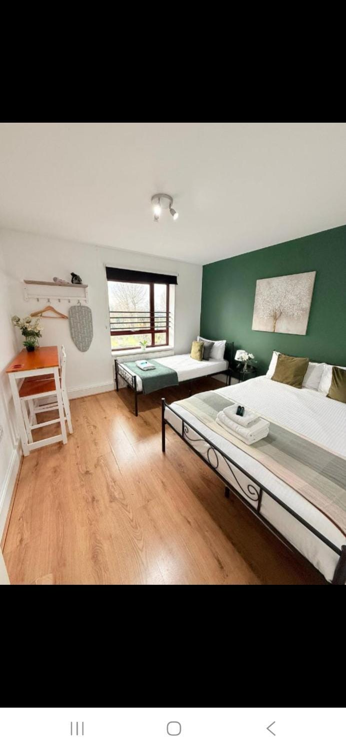 Notting Hill Walking Distance Rooms Bed and Breakfast in City of Westminster