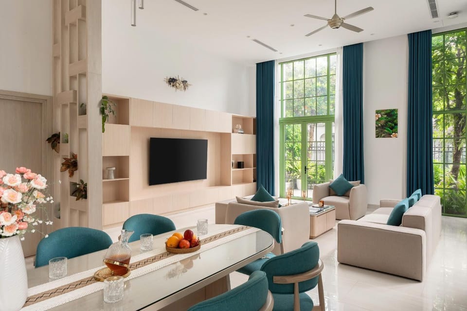 Communal lounge/ TV room