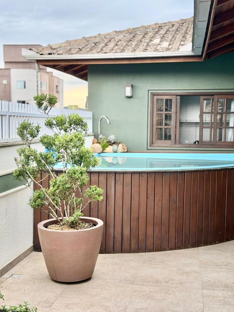 Quarto 5J Joinville Costa e Silva perto Centro Vacation rental in Joinville
